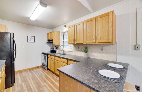 Lake Harmony Estates House | Heart of Harmony Hot Tub 5Bdrm Billiards Beach!