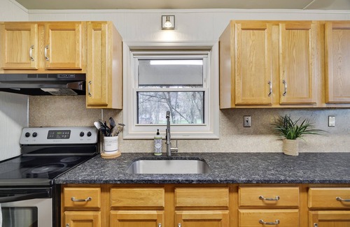Lake Harmony Estates House | Heart of Harmony Hot Tub 5Bdrm Billiards Beach!