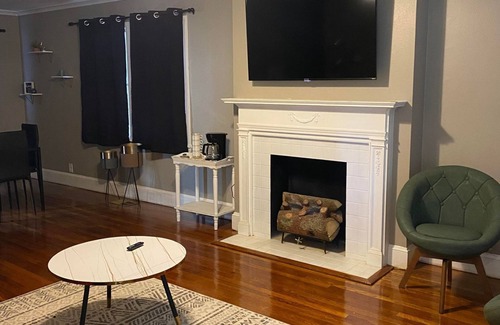 Caddo Heights-South Highlands House | Heart of it All- with free off street parking!