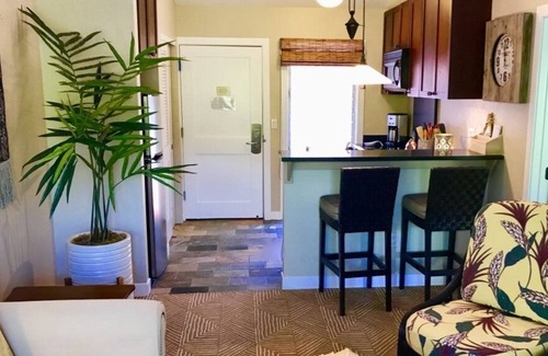 Historic Lahaina Front Street Condo | HEART of LAHAINA TOWN-1BDRM, 1BTH, SLEEPS 4~5 STAR! GREAT POOL! COLD AC *****