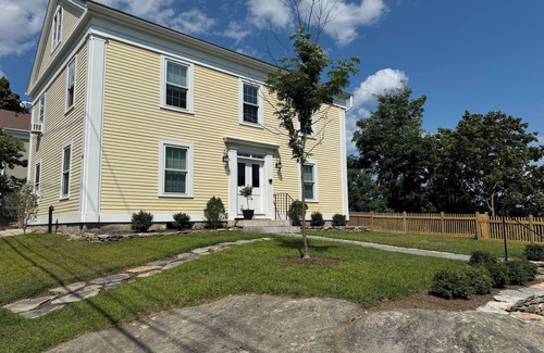 West Mystic Apartment | Heart of Mystic Flat
