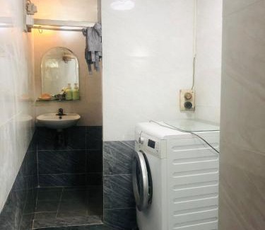 Hang Buom Apartment | Heart of Old Quarter CHEAP1- Share wc