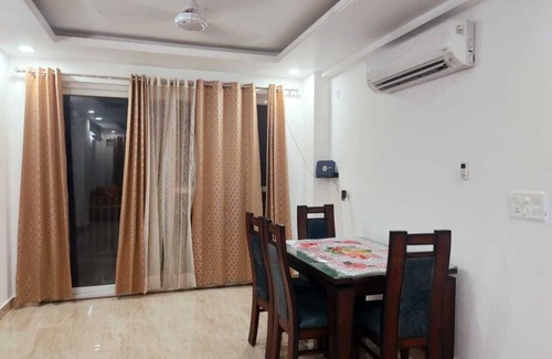 Rishikesh Apartment | Heart of Rishikesh just 2 minutes away from Maa Ganga River.