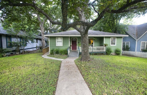 Bouldin House | Heart of SoCo Private Suite: Uncommon Luxury, Unbeatable Location, Unusual Value