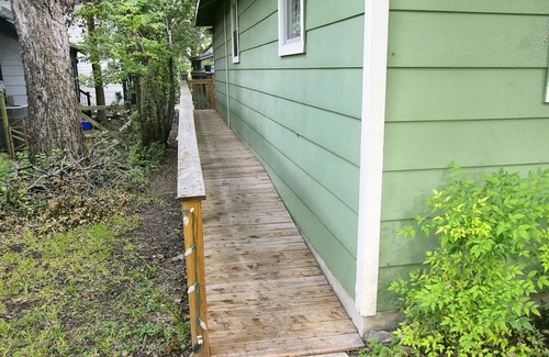 Bouldin House | Heart of SoCo Private Suite: Uncommon Luxury, Unbeatable Location, Unusual Value