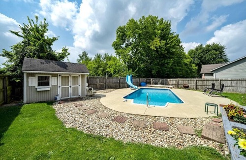 Mishawaka House | Heart of South Bend-Heated Pool-Game Room -2500ft²