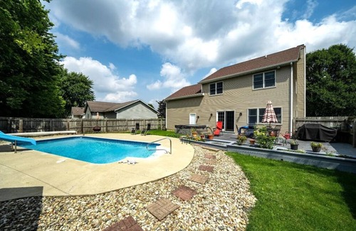 Mishawaka House | Heart of South Bend-Heated Pool-Game Room -2500ft²