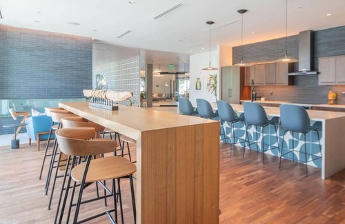 Tempe Apartment | Heart of Tempe 1BD with Pool Gym Parking!