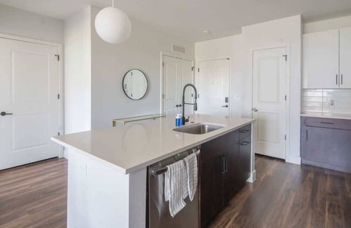 Tempe Apartment | Heart of Tempe 1BD with Pool Gym Parking!