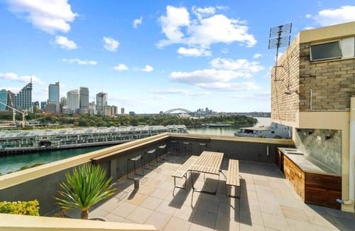 Potts Point Apartment | Heart Of The City Minutes from Macleay Street