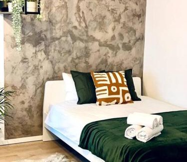 Vitan Apartment | Heart of the city - Modern studio with balcony