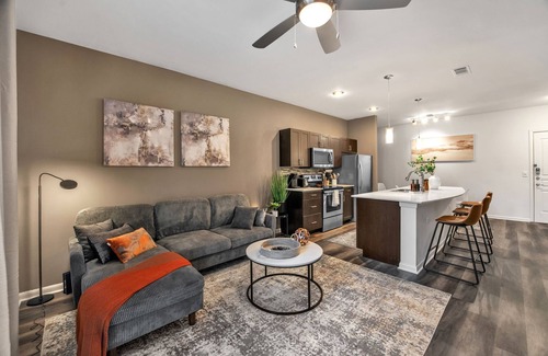 North Burnet Apartment | Heart of the Domain - walk to everything