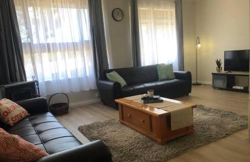 Tallarook House | Heart of The Farm Country Cottage in Tallarook