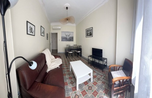 Lodi Apartment | HEART OF TOWN - SPACIOUS AIR-CONDITIONED T4 OF 82M2 CLOSE TO. PL. CASTELLANE/PRADO -3 BDRMS
