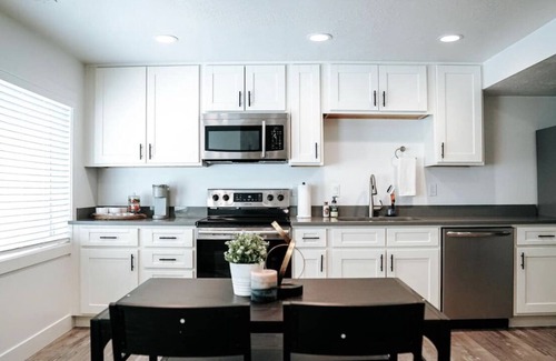 Vineyard Apartment | Heart of Utah County near BYU, UVU, and Sundance.
