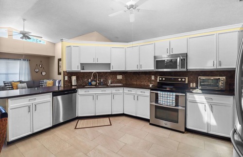 Wellington House | Heart of Wellington - Luxury Home with Heated Pool Pets welcomed