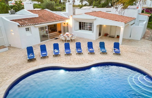 Branqueira Villa | Heatable Pool, BBQ & Garden – Albufeira
