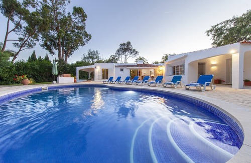 Branqueira Villa | Heatable Pool, BBQ & Garden – Albufeira