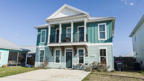Sunnyside House | Heated and cooled pool home that sleeps 14 near beach!