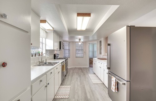 Spring Hill House | Heated Pool & 4-in-1 Grill: Spring Hill Haven!