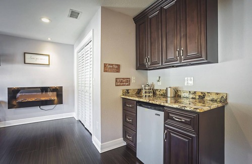Seffner Community Alliance House | HEATED POOL 8 FEET DEEP AND FIRE PIT BLISSFUL 4 BR HOME CLOSE TO EVERYTHING