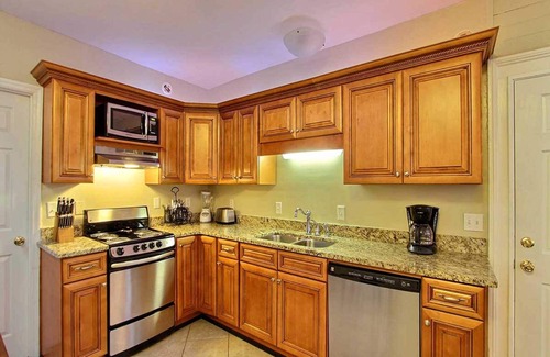 Savannah Victorian District House | Heated Pool Access | 5*Clean | Flex Cancelation