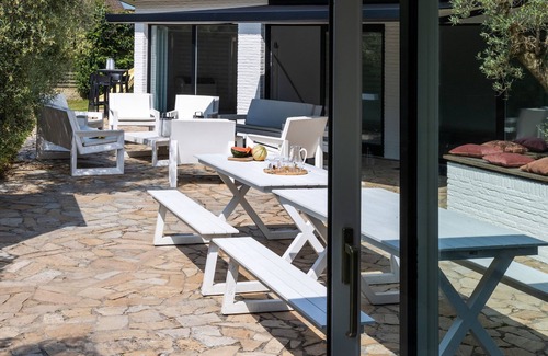 Koksijde-Bad House | Heated Pool & Beach Access