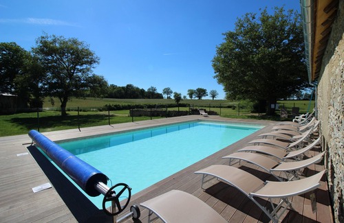 Bouesse Cottage | Heated pool, billiards, table tennis, table football, mountain biking, Badminton in the indoor room