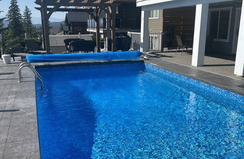 Central Okanagan House | Heated pool. Enjoy serenity, peace. Relaxing 2 Bedroom private suite, sleeps 5,