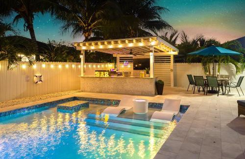 Homestead House | Heated Pool Family Retreat- Games, Everglades, Keys