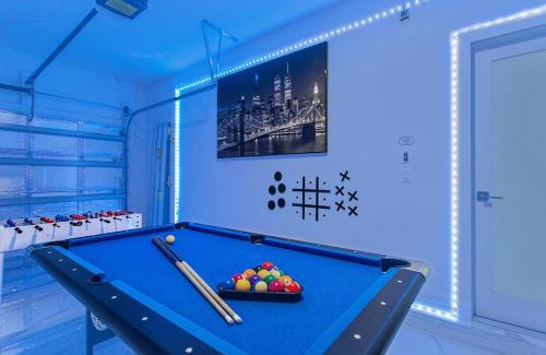 Homestead House | Heated Pool Family Retreat- Games, Everglades, Keys
