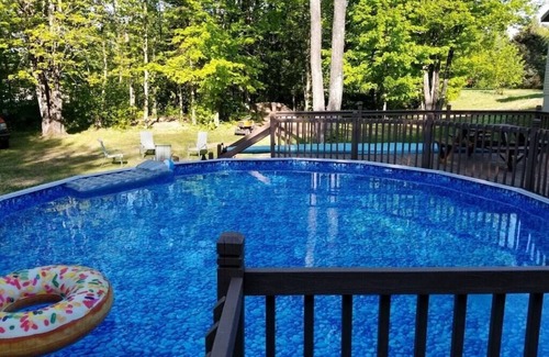 Christmas House | Heated pool-fire pit-central air-near PRNL