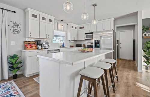 Wausau House | Heated Pool-Fireplace-Game Room-TheaterLounger-Dogs OK