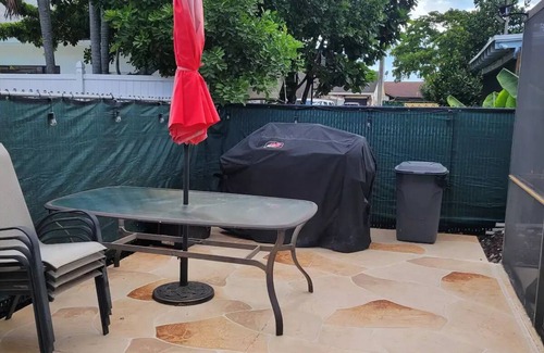 Tamarac House | Heated pool, Jacuzzi, Bbq , close to Sawgrass Mall.