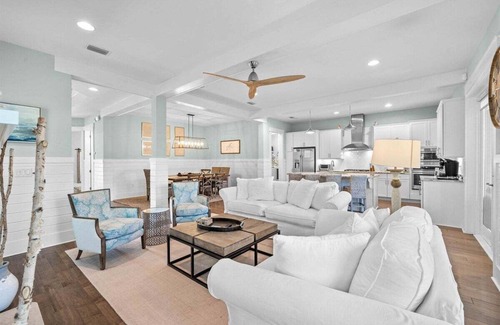 Santa Rosa Beach House | Heated Pool,Pickleball,Golf cart: Close to Seaside