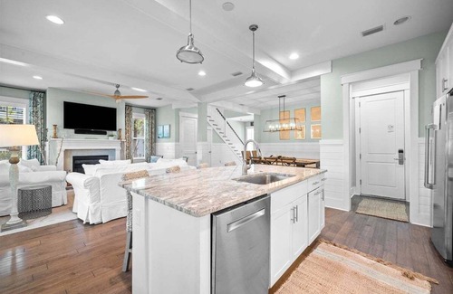 Santa Rosa Beach House | Heated Pool,Pickleball,Golf cart: Close to Seaside