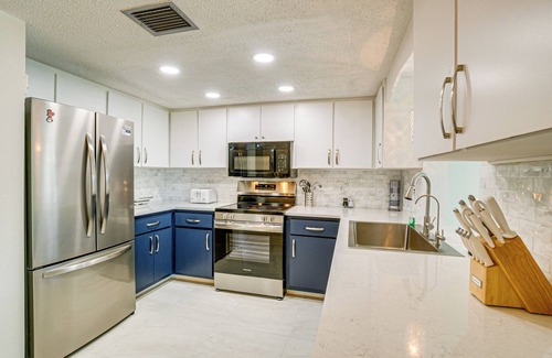 Oakland Hills House | Heated Pool & Spa: Canal-Front Home Near Beaches