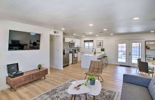 Tempe House | Heated Pool | Spa | Modern 3B Oasis | Scottsdale