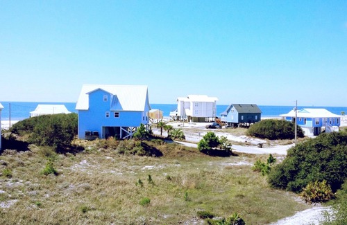 Surf Side Shores House | HEATED PRIVATE POOL, 5 bedrooms, Oceanview, Newly decorated and furnished