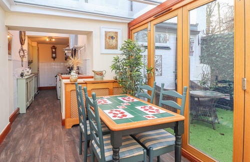 Knutsford Cottage | HEATH CORNER, pet friendly, character holiday cottage in Knutsford