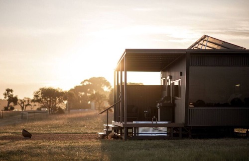 Myrup Cabin | Heath the Tiny Cabin in Esperance