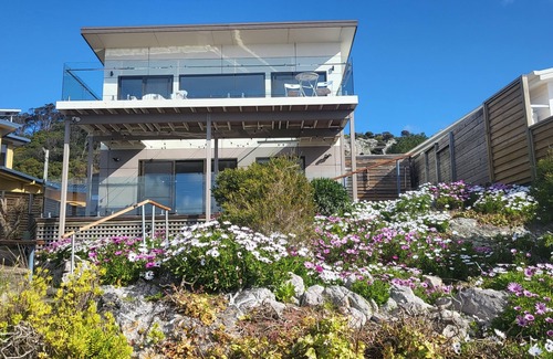Northwest Tasmania House | Heathcliff1 Luxury Couples Retreat with stunning views