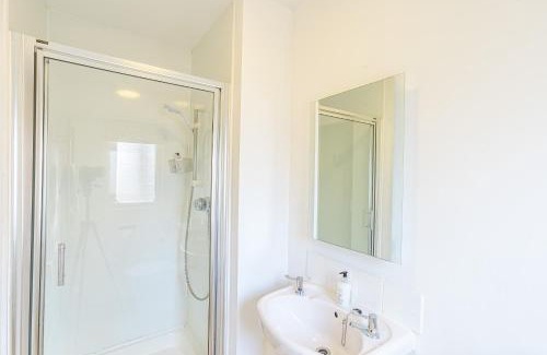 East Lewiston House | Heather Lodge 12 with Hot Tub