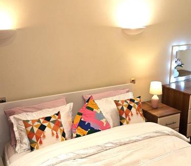 Hillingdon Apartment | HEATHROW MANSION SHUTTLES