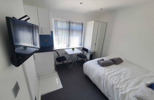 Yeading Apartment | Heathrow - Wembley - Ruislip - Northolt - Uxbridge-C