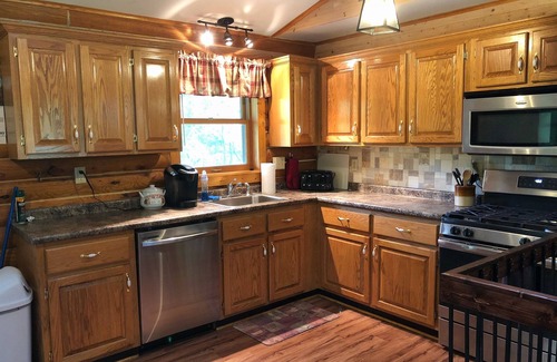 Luray Cabin | Heaven Can Wait - with hot tub!