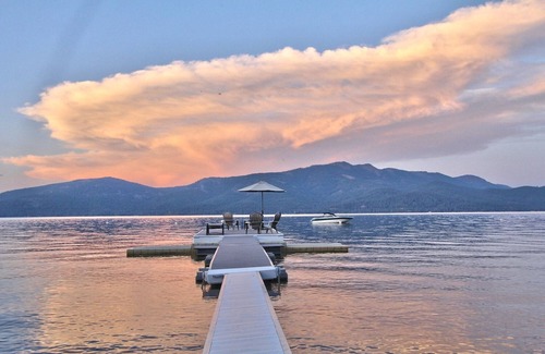 Lake Almanor Country Club House | Heaven on the Lake Almanor Peninsula! New Trex Deck!