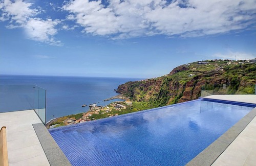 Tabua House | Heaven's Nest by LovelyStay