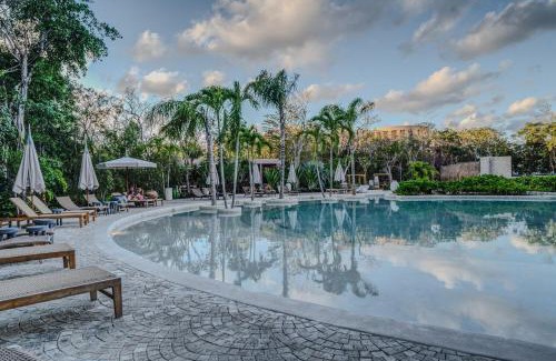 Zama Apartment | Heavenly 3BR PH w Private Pool, Gym, Yoga Class