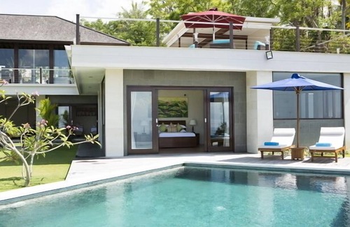 Manggis Villa | Heavenly 4BR Villa, Candidasa! 6Min Drive To The Beach! W/HUGE! Swimming Pool!